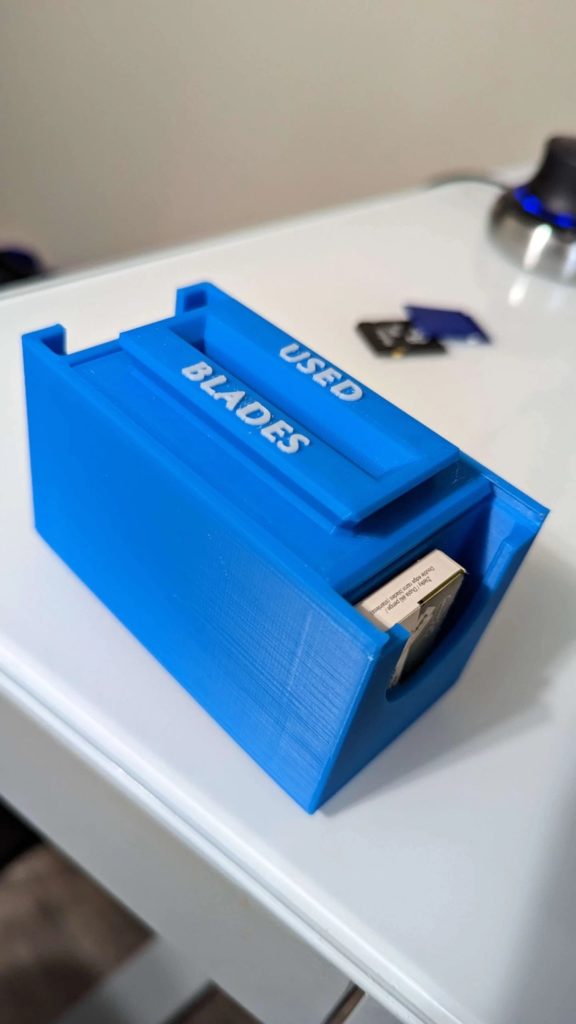 Safeety Razor Box Safety Razor Disposal Box - Secure and Eco-Friendly - The Product Pit